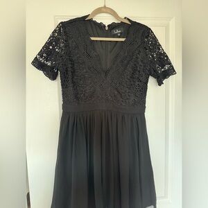 Lulu's Charcoal Lace Midi Dress
